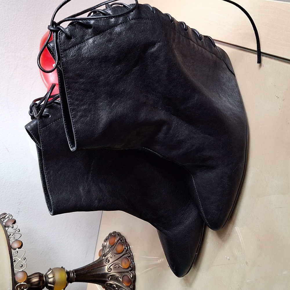 Kathryn Amberleigh wedge  leather booties sz 8